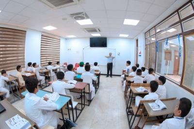 المجمع العلمي ينظم اختبارات نظرية وعملية لطلبة مشروع الدورات الصيفية