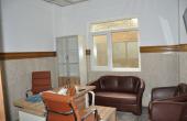 بمواصفاتٍ عمرانية حديثة، الانتهاء من مبنى مركز العلاج الطبيعي والشروع بمرحلة تركيب أجهزته ومعدّاته..