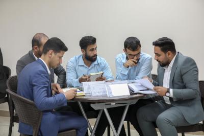 استمرار الورش التدريبية في برنامج التحسين المدرسي الخاص بمديري مجموعة العميد