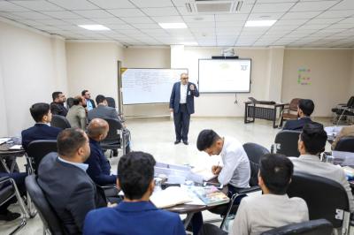 استمرار الورش التدريبية في برنامج التحسين المدرسي الخاص بمديري مجموعة العميد