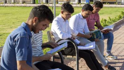 المئات من طلبة السادس الإعدادي يؤدّون الامتحانات النهائية في جامعة الكفيل