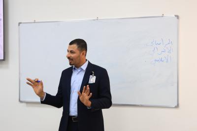 أكاديمية التطوير الإداري تباشر بتدريب (50) منتسبًا على المهارات والأسس العلمية