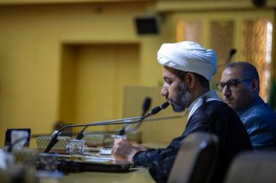 بحث يختص بدراسة دور الإمامين الباقر والصادق (عليهما السلام) بإرجاع الشيعة للفقهاء