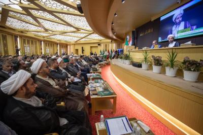 بحث يختص بدراسة دور الإمامين الباقر والصادق (عليهما السلام) بإرجاع الشيعة للفقهاء