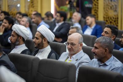 باحث من الحوزة العلمية يقدم ورقة بحثية حول الجوانب النظرية للدعاء عند الإمام الباقر (عليه السلام)