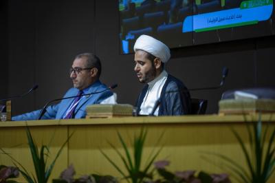باحث من الحوزة العلمية يقدم ورقة بحثية حول الجوانب النظرية للدعاء عند الإمام الباقر (عليه السلام)