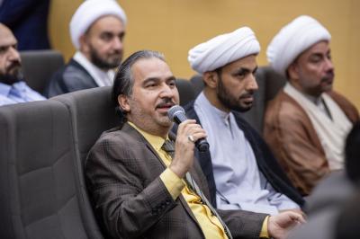 باحث من الحوزة العلمية يقدم ورقة بحثية حول الجوانب النظرية للدعاء عند الإمام الباقر (عليه السلام)