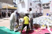 العتبة العباسية المقدسة تُباشر بتوزيع المعونات الغذائية الشهرية للعوائل النازحة.. 