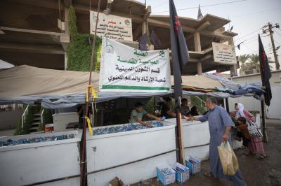 قسم الشؤون الدينية يواصل تقديم خدماته لزائري مرقد الإمامين العسكريين (عليهما السلام) في سامراء