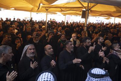 أهالي كربلاء يحيون شهادة الإمام الحسن العسكري (عليه السلام) عند مرقده الطاهر في سامراء