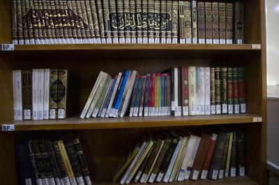 جملة من الخدمات والأنشطة تقدمها مكتبة جامعة العميد لرفع جودة العملية التعليمية