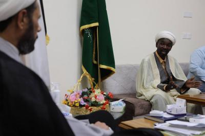 قسم الشؤون الفكرية يستقبل مدير جمعية سفينة النجاة الإنسانية في دولة تنزانيا
