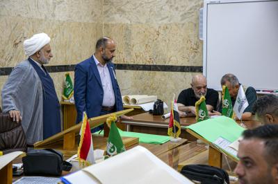 المجمَع العلميّ يقيم ورشة فنّية للخطّاطين المشاركين في مسابقة الثقلين لخطّ المصحف الشريف