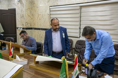 المجمَع العلميّ يقيم ورشة فنّية للخطّاطين المشاركين في مسابقة الثقلين لخطّ المصحف الشريف