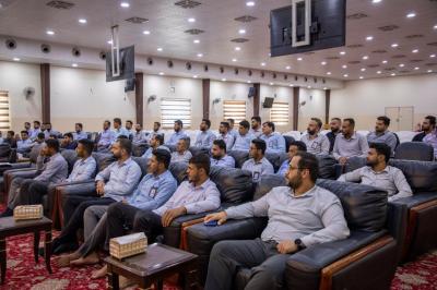 قسم العلاقات يقدّم ورشة للتعريف بالعتبة العبّاسية لأكثر من مئة منتسب