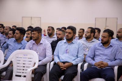 قسم العلاقات يقدّم ورشة للتعريف بالعتبة العبّاسية لأكثر من مئة منتسب