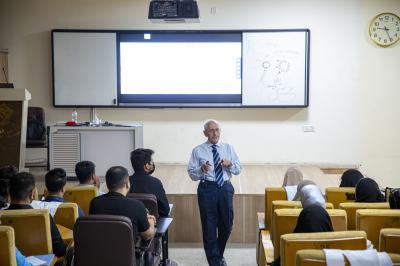 جامعة العميد: تحديث المناهج الدراسية الطبية بشكل مستمر لمواكبة نظم التعليم العالمية