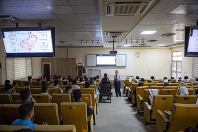 جامعة العميد: تحديث المناهج الدراسية الطبية بشكل مستمر لمواكبة نظم التعليم العالمية