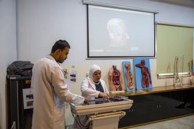 جامعة العميد: تحديث المناهج الدراسية الطبية بشكل مستمر لمواكبة نظم التعليم العالمية
