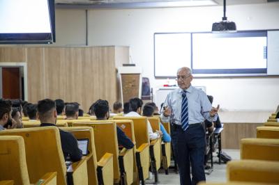 جامعة العميد: تحديث المناهج الدراسية الطبية بشكل مستمر لمواكبة نظم التعليم العالمية