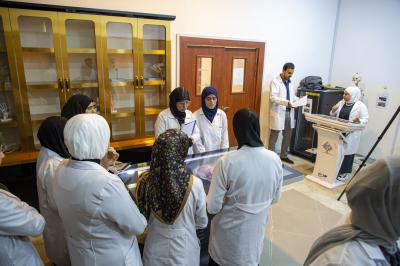 جامعة العميد: تحديث المناهج الدراسية الطبية بشكل مستمر لمواكبة نظم التعليم العالمية