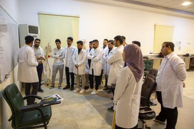 جامعة العميد: تحديث المناهج الدراسية الطبية بشكل مستمر لمواكبة نظم التعليم العالمية