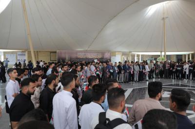 جامعة العميد تنظم وقفة تأييد لموقف المرجعية العليا بشأن ما يتعرض له الشعب الفلسطيني
