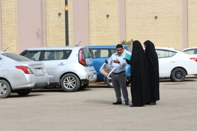 مجموعة العميد تقسم الملاكات المشاركة إلى فرق لتنظيم المسير في حفل تخرّج طالبات الجامعات