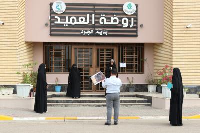 مجموعة العميد تقسم الملاكات المشاركة إلى فرق لتنظيم المسير في حفل تخرّج طالبات الجامعات