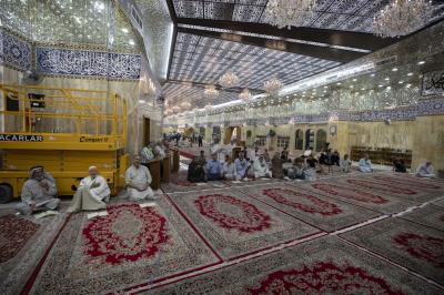 المؤمنون يشاركون بمحفل دعاء الندبة عند مقام الإمام المهدي (عجل الله فرجه)