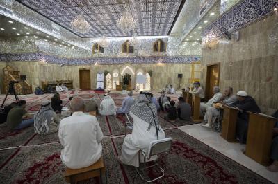 المؤمنون يشاركون بمحفل دعاء الندبة عند مقام الإمام المهدي (عجل الله فرجه)