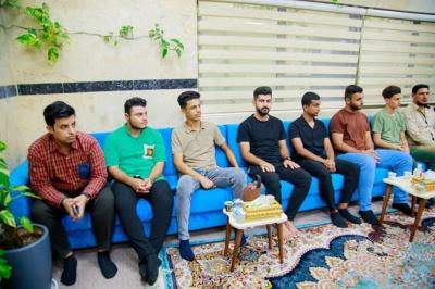 قسم شؤون المعارف يكرّم المصوّرين المشاركين في فقرة (الأربعين بعدستك)