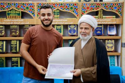 قسم شؤون المعارف يكرّم المصوّرين المشاركين في فقرة (الأربعين بعدستك)