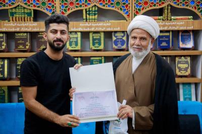قسم شؤون المعارف يكرّم المصوّرين المشاركين في فقرة (الأربعين بعدستك)