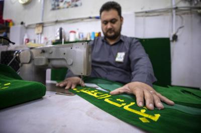 قسم الهدايا: أعمال خياطة مئات الأوشحة لحفل تخرج (بنات الكفيل) أُنجِزت بوقت قياسي