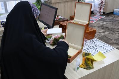 مدارس الكفيل النسوية تواصل تجهيز الشهادات والهدايا الخاصة بحفل تخرج طالبات الجامعات العراقية