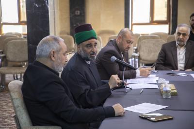 مركز الكفيل للإعلان والتسويق يهيئ المستلزمات الخاصة بحفل تخرج (بنات الكفيل)