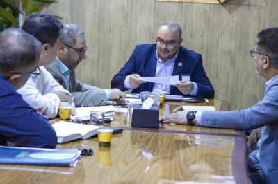 جمعية العميد تعقد اجتماعًا لمناقشة مجموعة من المشاريع البحثية للمؤتمرات