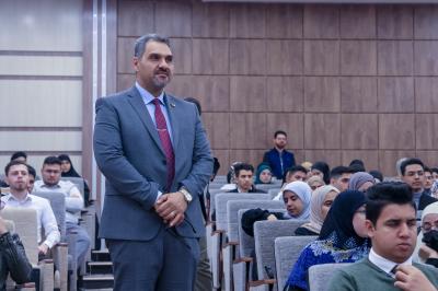 كلية الطب في جامعة الكفيل تقيم محاضرة حول إدارة المسار الطبي للطلبة