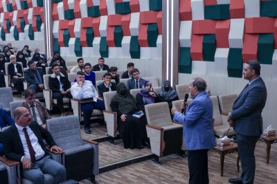 كلية الطب في جامعة الكفيل تقيم محاضرة حول إدارة المسار الطبي للطلبة