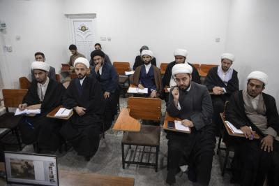 طلبة المعهد العالي للتراث يواصلون تلقّي الدروس في مجال تحقيق المخطوطات