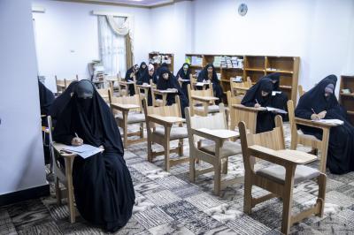 في (8) محافظات.. مدارس الكفيل النسوية تجري الامتحانات المركزية لـ(2300) طالبة