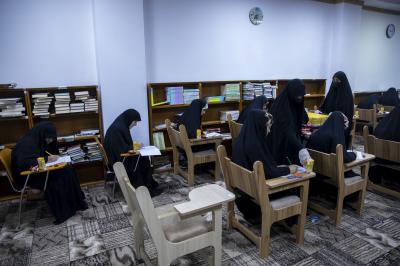 في (8) محافظات.. مدارس الكفيل النسوية تجري الامتحانات المركزية لـ(2300) طالبة