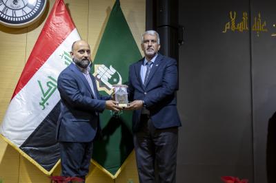 المجمع العلمي يكرّم اللجنة المشرفة والتحكيمية والفائزين بمسابقة (ذلك الكتاب)
