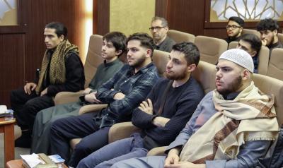 قسم الشؤون الفكرية يقدم محاضرة توعوية لوفد أجنبي