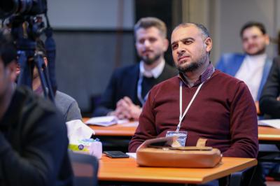 المجمع العلمي يقيم دورة إعلامية لتقديم البرامج القرآنية وعرافة الحفل