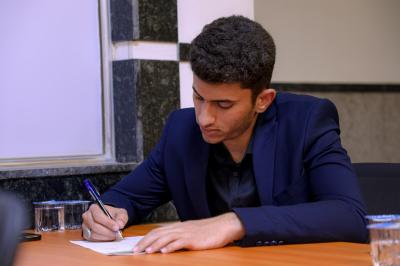 المجمع العلمي يجري الاختبارات النظرية والتطبيقية لمتدربي الدورة الإعلامية القرآنية