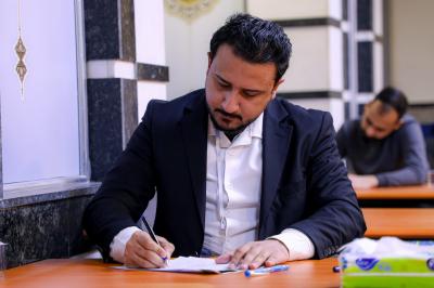 المجمع العلمي يجري الاختبارات النظرية والتطبيقية لمتدربي الدورة الإعلامية القرآنية