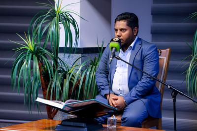 المجمع العلمي يواصل برنامجه الأسبوعي (تلاوة وتدبّر) ترسيخًا لثقافة الإقراء