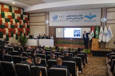 فعّاليات المؤتمر العلميّ لجامعة الكفيل تشهد تقديم محاضرة حول مواءمة التعليم العالي